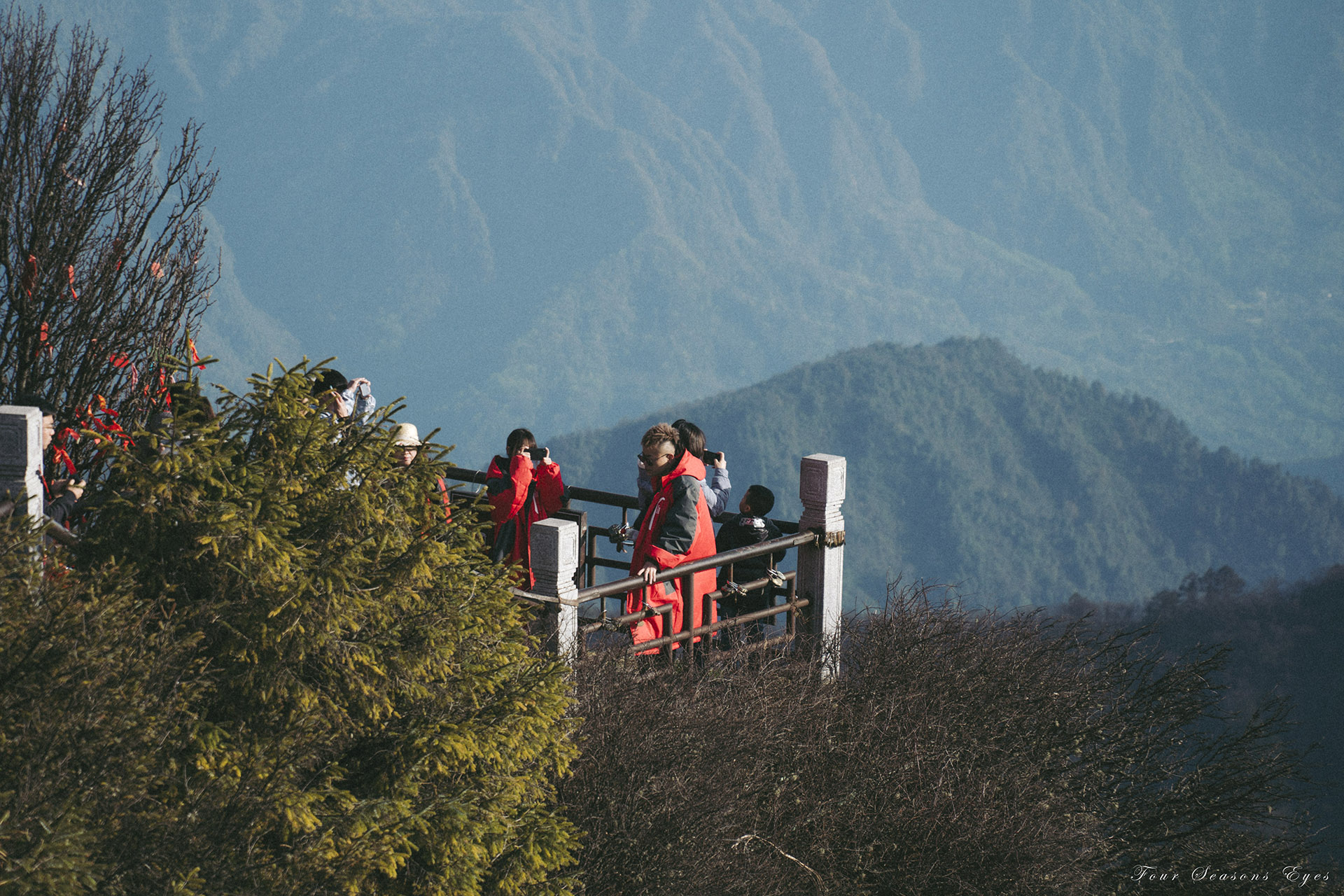 峨眉·山